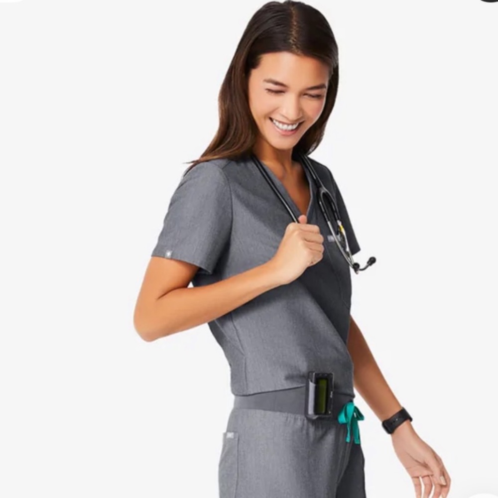 Figs technical collection graphite scrub top